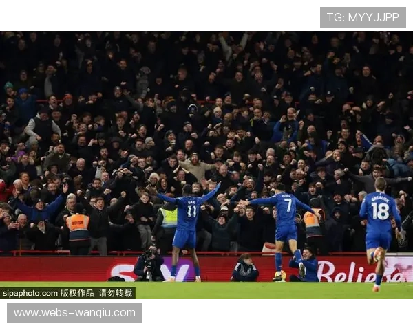 布伦特福德0-2诺丁汉森林,阿沃尼伊右路突破展单兵反击价值 布伦特福德0-2诺丁汉森林,阿沃尼伊右路突破展单兵反击价值